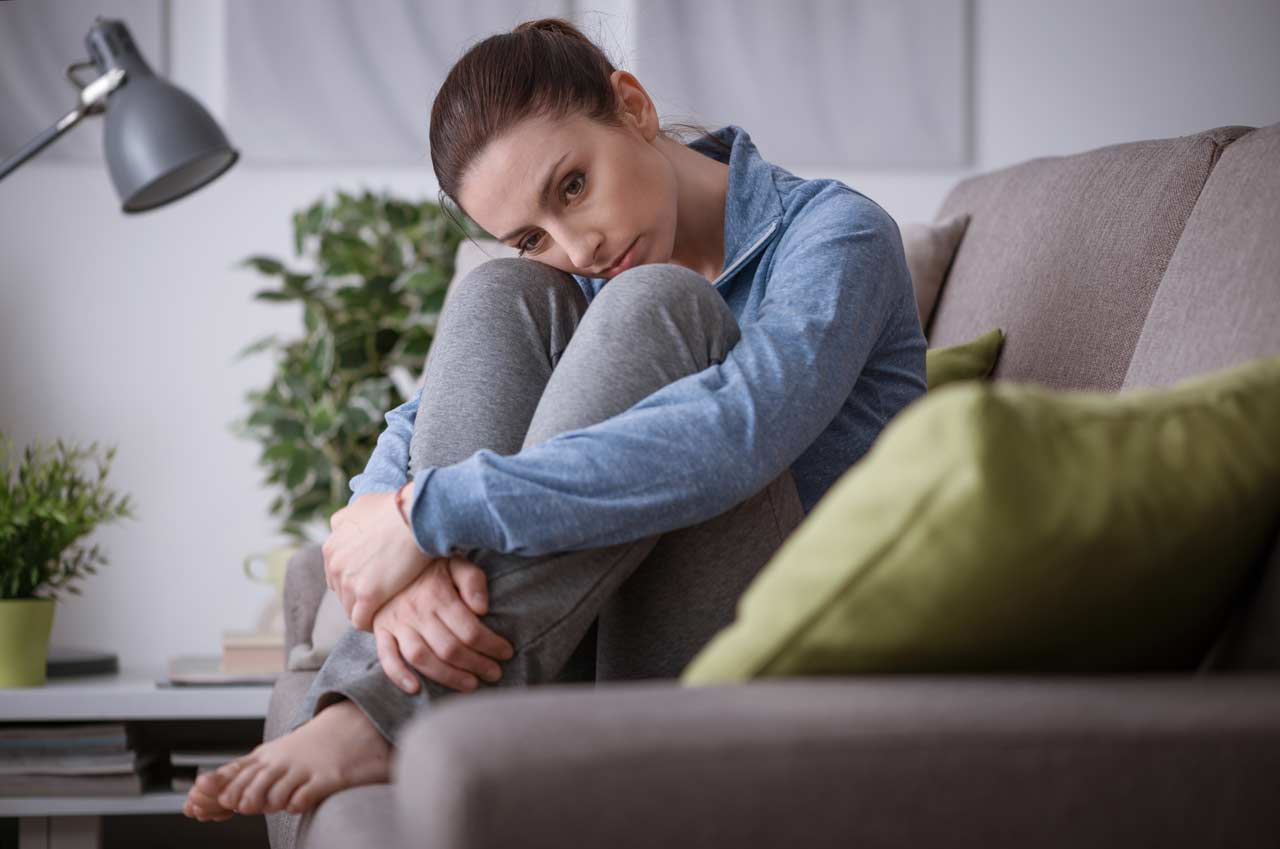 Bereuen Frauen Trennung erst später? - Anzeichen & Ratgeber